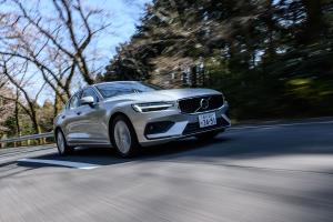 Volvo S60 T4 Momentum 2019 года  (JP)
